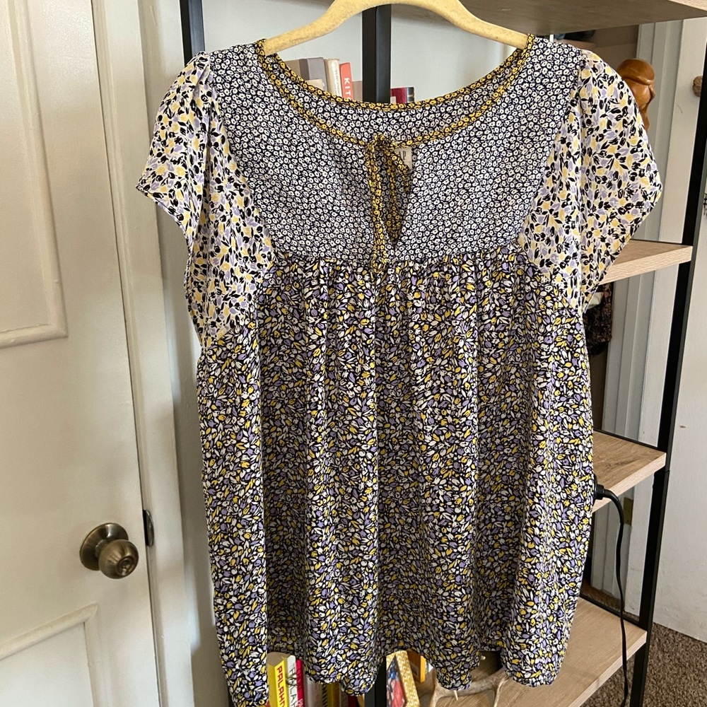 GAP print shirt